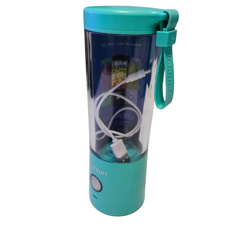 Blendjet Portable Blender in Mint/ Teal